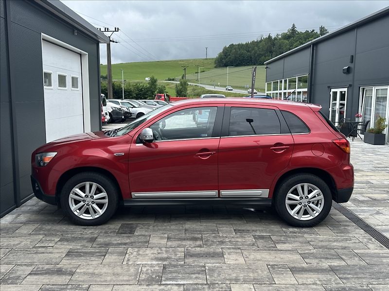 Mitsubishi ASX 1,8 DI-D 150PS  Intense 4x4 - fotka 11 z 48