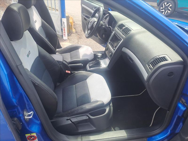 Škoda Octavia 2,0 TDI RS DSG - fotka 8 z 14