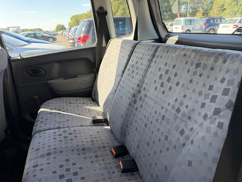 Opel Agila 1.0i - fotka 13 z 21