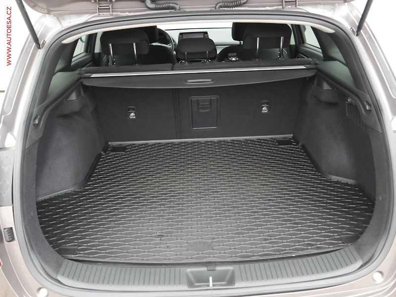 Hyundai i30 (2022) 1.5T-GDi, 2.maj,ČR, servis - fotka 7 z 16