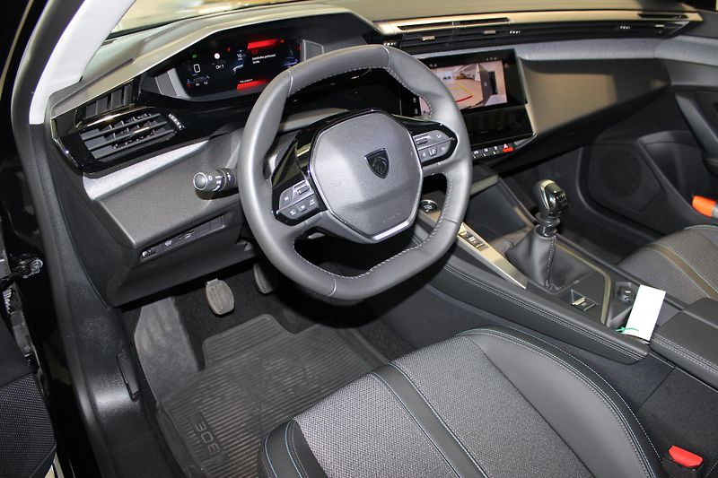 Peugeot 308 (2023) 1.2i,ALLURE PACK,130HP,DPH,ČR - fotka 7 z 22