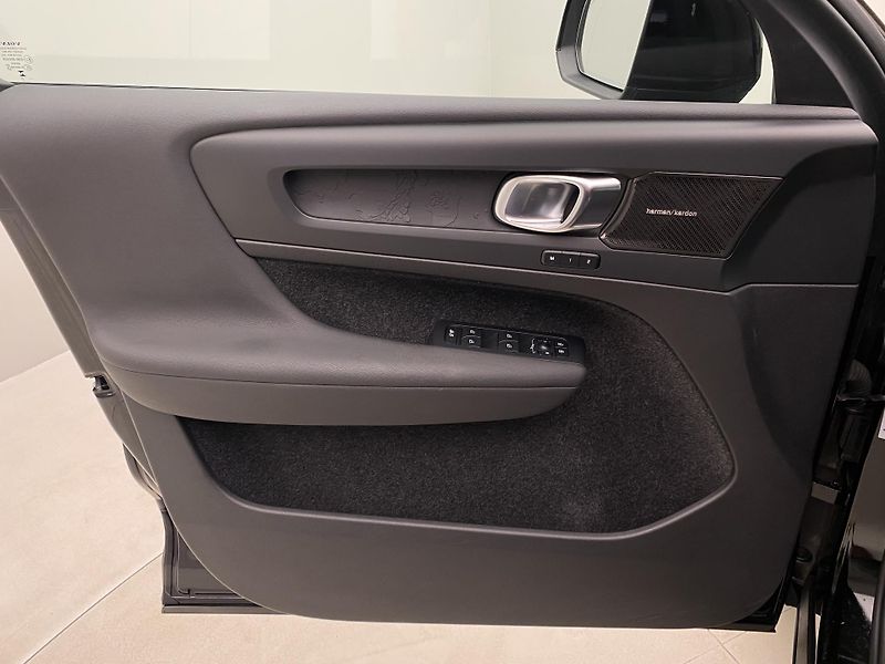 Volvo C40 PURE ELECTRIC ULT REZERVACE - fotka 7 z 57