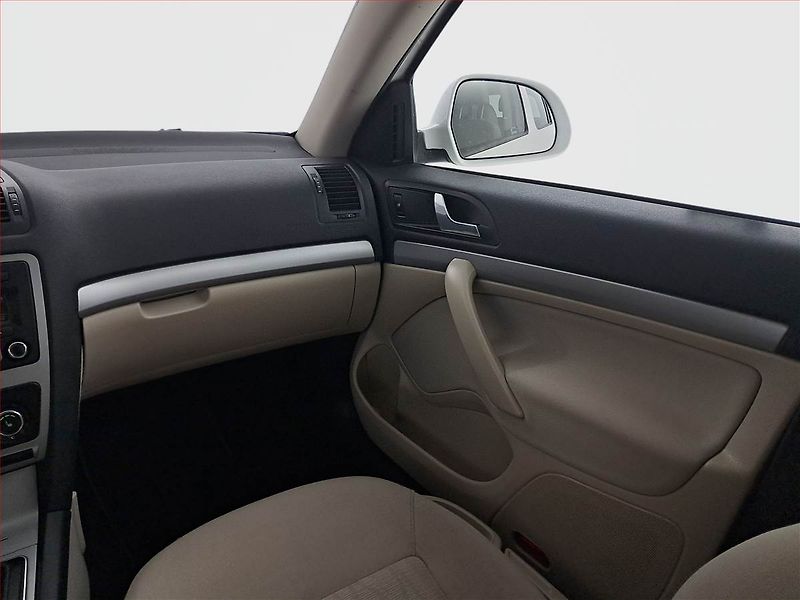 Škoda Octavia (2013) Elegance 1.6 TDI, Automat - fotka 8 z 17