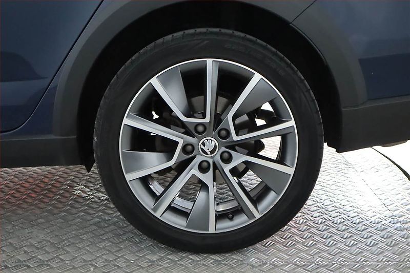 Škoda Octavia (2017) Scout 2.0 TDI, 4X4, Automat - fotka 15 z 27