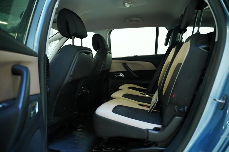 Citroën Grand C4 Picasso - fotka 27 z 29