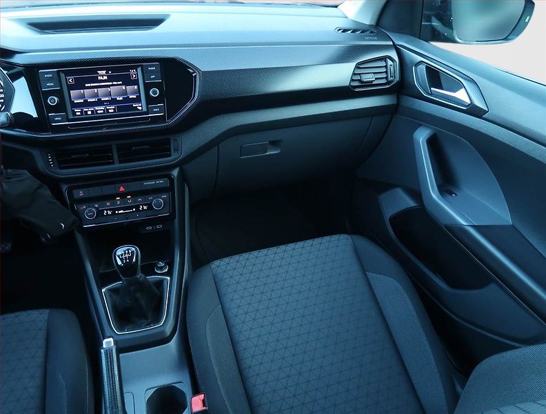 Volkswagen T-Cross (2019) Life 1.6 TDI, ČR,1.maj - fotka 8 z 16