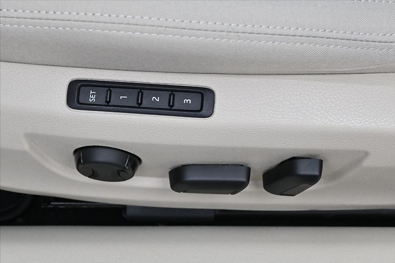 Škoda Superb 2,0 TDI 110kW Style Záruka až - fotka 28 z 32