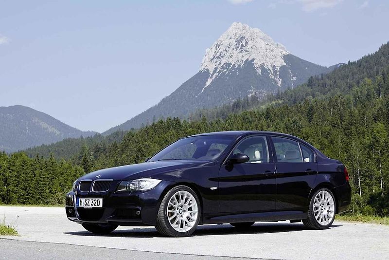 BMW E36 - karosářské varianty kabrio, kupé a sedan