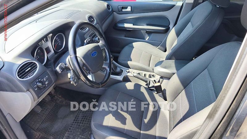 Ford Focus (2010) 2.0 16V, autoAC, temp - fotka 3 z 3