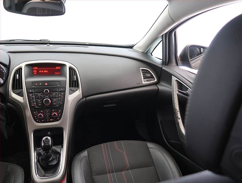Opel Astra (2013) 1.4 T, Serv.kniha, Tempomat - fotka 8 z 19