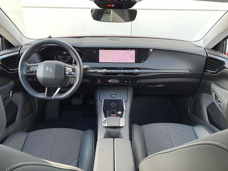 DS Automobiles DS4 TROCADERO 1.5 BlueHDi 96kW AT8 - fotka 2 z 29