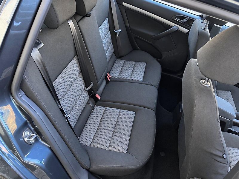 Škoda Octavia 1,6TDi (77kW)*STK DO 10/2028* - fotka 13 z 15