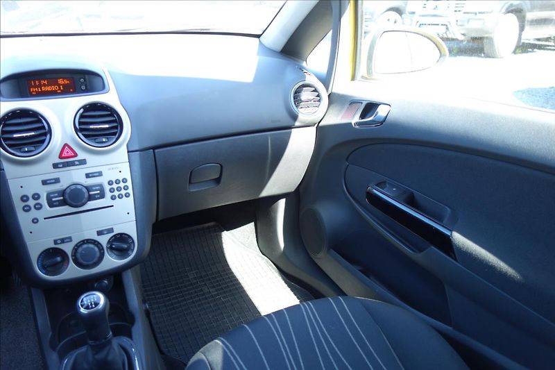 Opel Corsa 1,2 i, ČR, SERV.KN., 44TIS.KM. - fotka 17 z 33