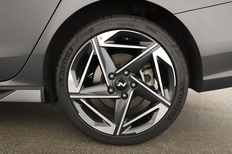 Hyundai i30 (2025) 1.5 T-GDI MHEV 48V, N-LINE - fotka 15 z 15