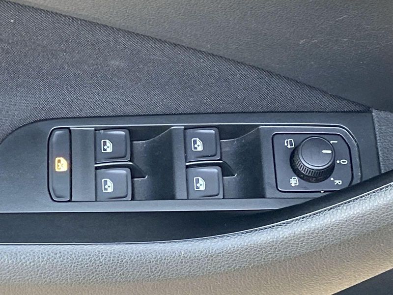 Škoda Kamiq (2023) 1.0 TSI DSG Monte Carlo - fotka 24 z 39