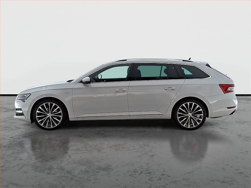 Škoda Superb (2023) 2.0 TDI - fotka 3 z 24