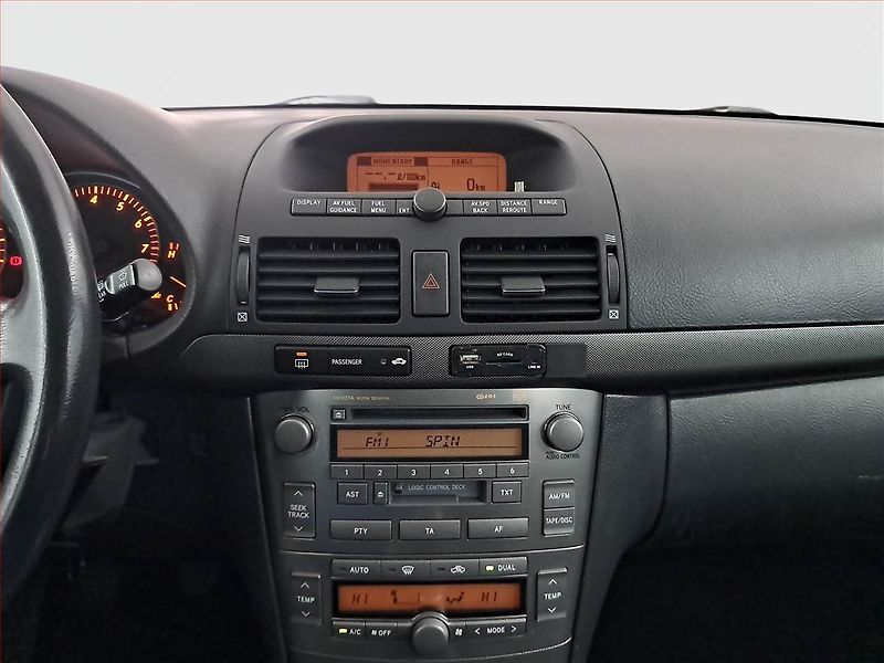 Toyota Avensis (2005) 1.8 VVT-i, nová STK - fotka 12 z 17