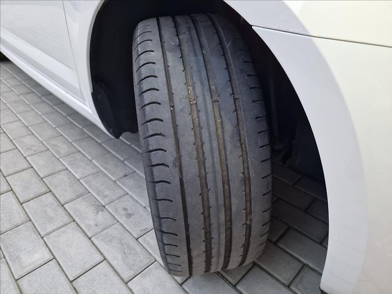 Škoda Octavia 2.0TDI 110kW DSG L&k, ČR, 1.Ma - fotka 45 z 50