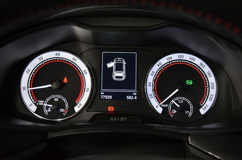 Škoda Scala (2022) 1.5TSI 110kW Monte Carlo AT - fotka 14 z 21
