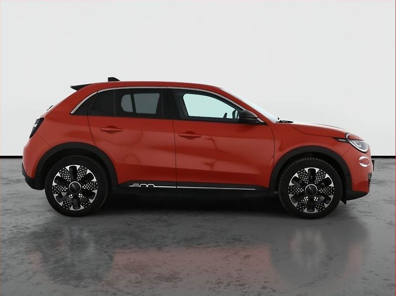 Fiat 600 (2024) La Prima 54 kWh, SoH 96% - fotka 6 z 12