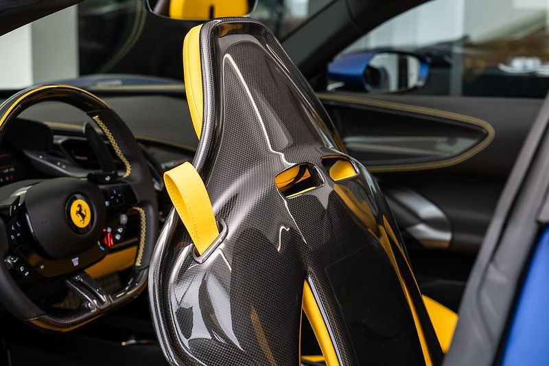Ferrari SF90 Spider Tailor Made - fotka 9 z 27
