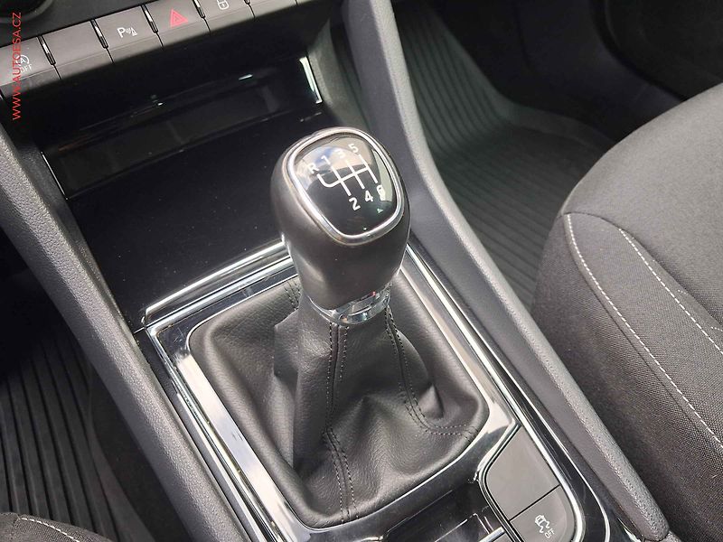 Škoda Karoq (2021) 2.0 TDi, 2.maj,ČR, Ambition - fotka 16 z 20