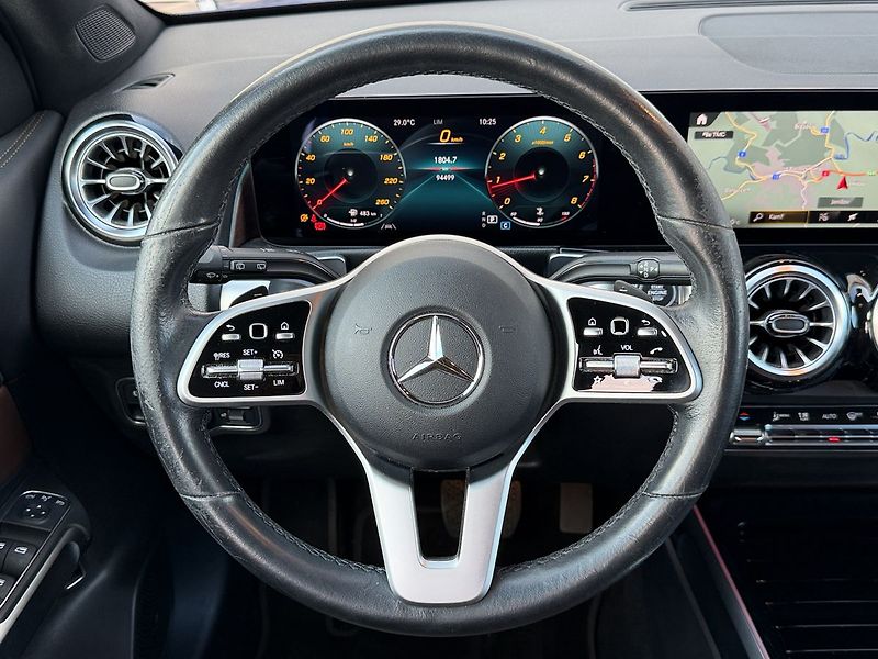 Mercedes-Benz GLB 200 - fotka 17 z 37