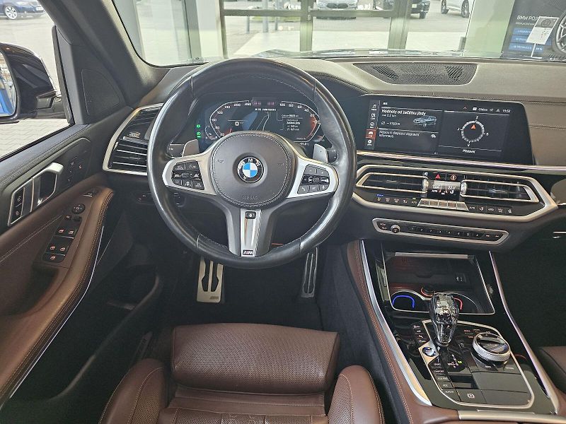BMW X5 M50i - fotka 21 z 36