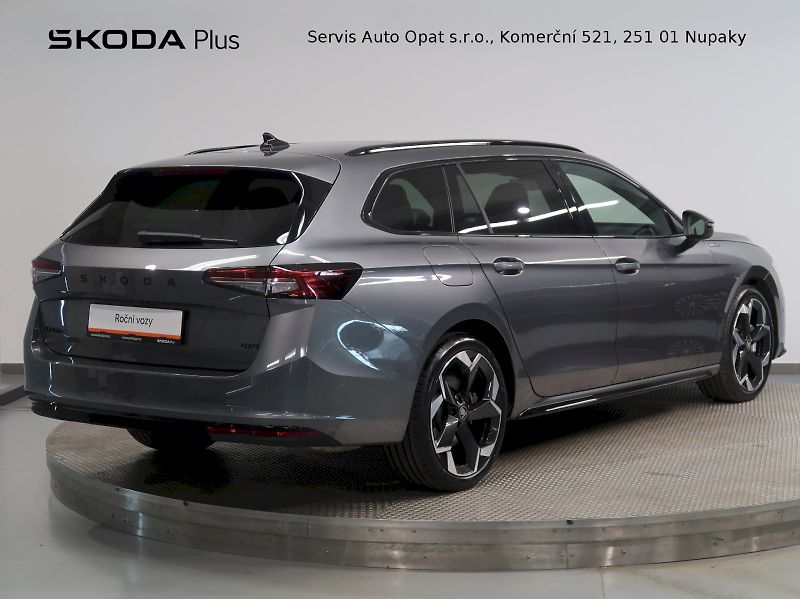 Škoda Superb (2025) SPORTLINE 2.0TSI 195KW 4x4 DSG - fotka 2 z 48