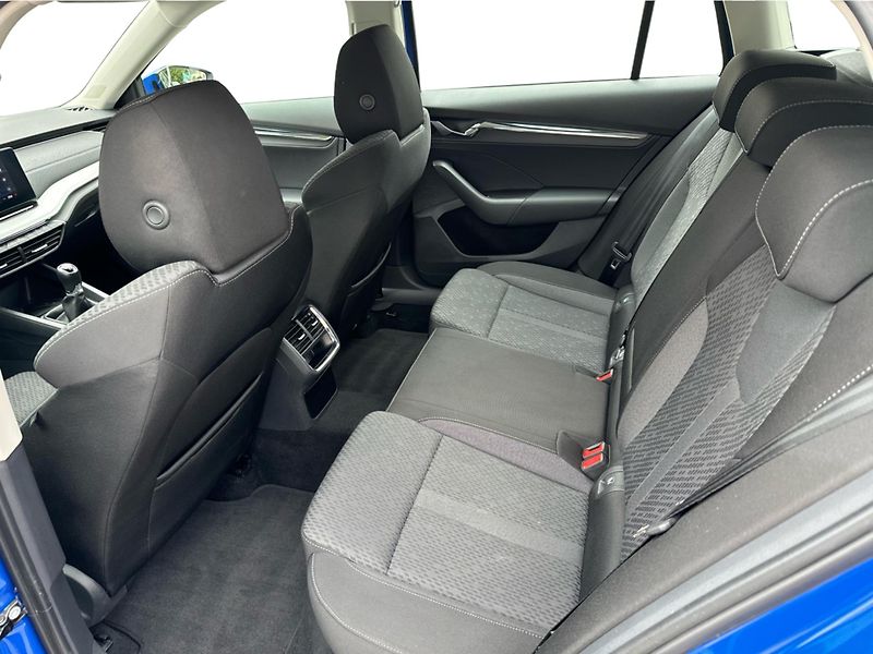 Škoda Octavia 2,0TDi 110kW STYLE - fotka 12 z 25