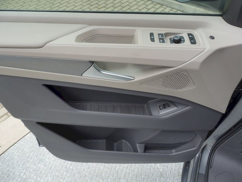 Volkswagen Multivan (2025) Long Life 2,0 TDI 110kW DSG - fotka 18 z 30