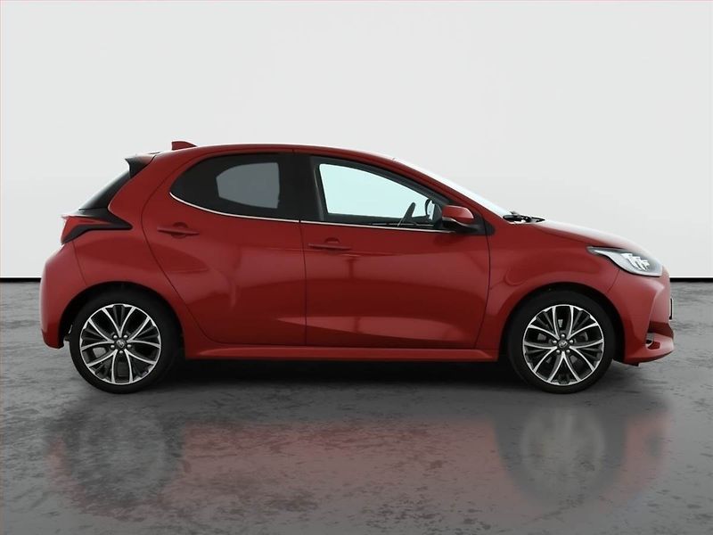 Toyota Yaris (2023) Executive 1.5 VVT-i, ČR,1.maj - fotka 6 z 17