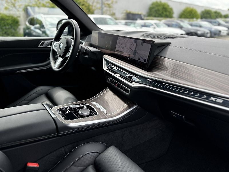 BMW X5 xDrive30d M-Sport DAProf. Inno - fotka 12 z 21