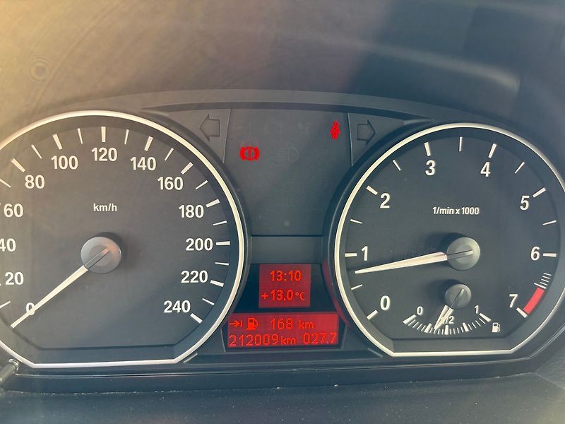 BMW Řada 1 116i, Klima, Tažné - fotka 9 z 14