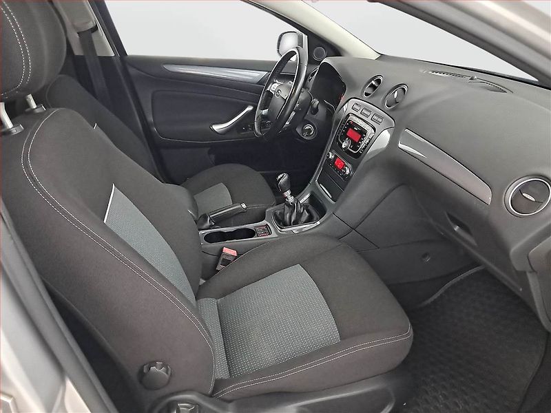 Ford Mondeo (2012) 2.0 TDCi, Vyhř. sedaček - fotka 9 z 18