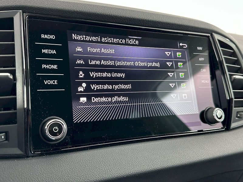 Škoda Karoq (2024) 2.0TDI 85kW Selection - fotka 12 z 26