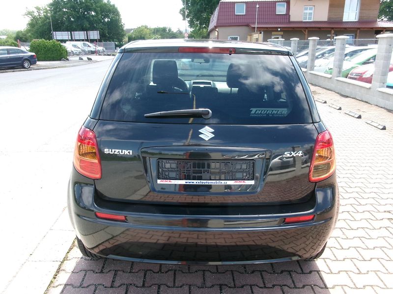 Suzuki SX4 (2007) 1,6i KLIMA VÝHŘEV - fotka 5 z 26