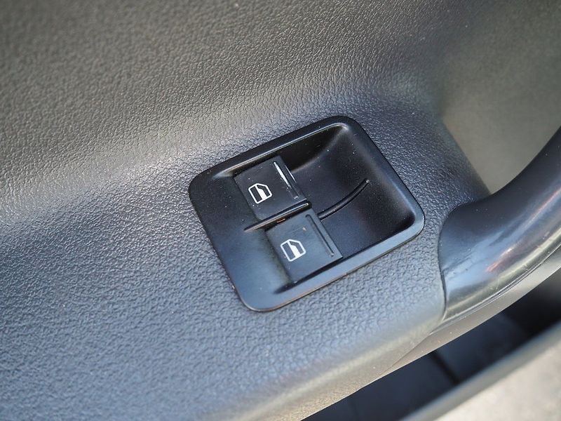 Volkswagen Caddy (2014) 1.6 TDI, 75 kW - fotka 14 z 25