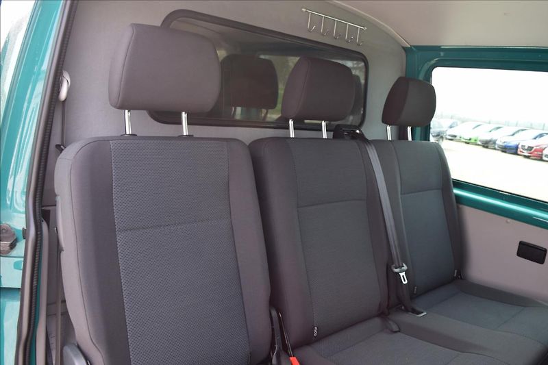 Volkswagen Transporter 2,0 TDI 110KW KLIMA TAŽNÉ NAVI - fotka 17 z 48