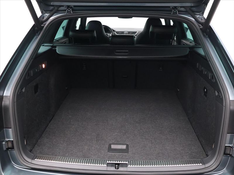 Škoda Superb 2,0 TDI 140kW DSG Sportline 4x - fotka 10 z 31