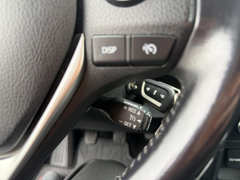 Toyota Auris 1.6i, kamera, tažné - fotka 13 z 17
