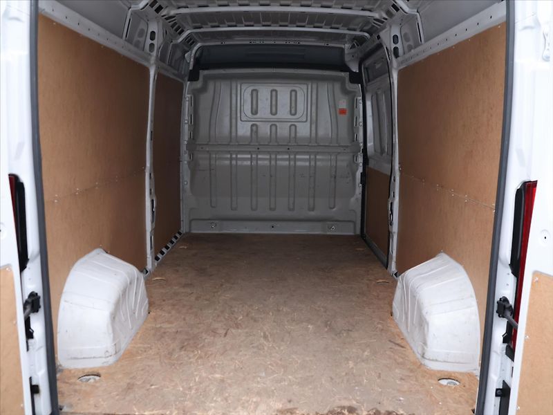 Peugeot Boxer 2,2 HDI 103 KW L3H2 DPH CZ 1.M - fotka 10 z 31