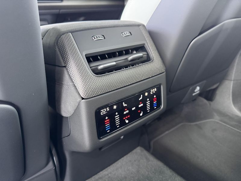 Audi Q7 Nová generace skladem - fotka 32 z 47