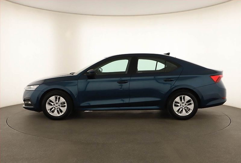 Škoda Octavia (2020) 1.5 TSI, Park. senzory - fotka 3 z 19