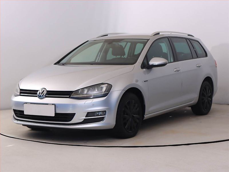 Volkswagen Golf (2015) 1.6 TDI, Navi, Xenony - fotka 2 z 20
