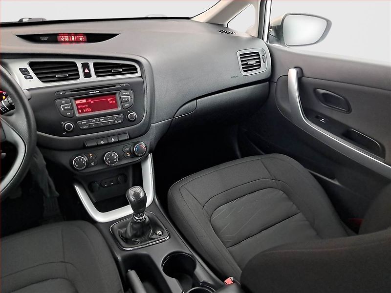 Kia Ceed (2013) 1.6 GDI, ČR,1.maj, Serv.kniha - fotka 8 z 17