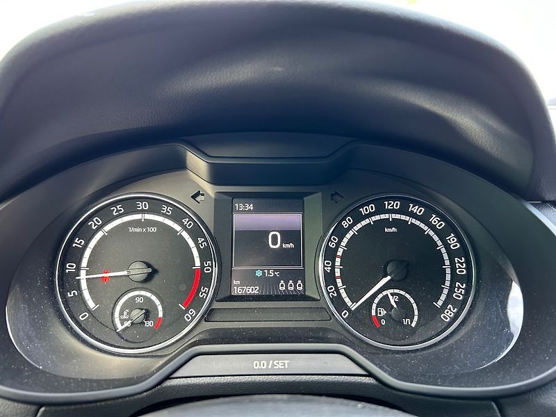 Škoda Octavia (2015) RS 2.0 TDi 135 KW - fotka 17 z 27