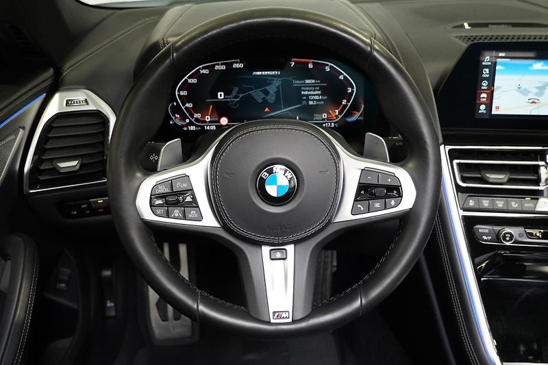 BMW Řada 8 BMW 850i Xdrive cabrio - fotka 23 z 44