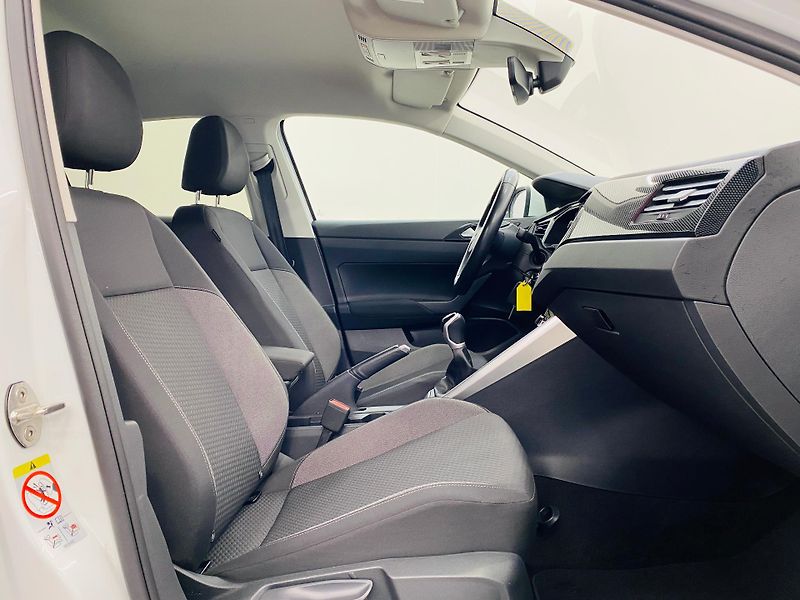 Volkswagen Taigo 1,0   1.0 TSI 70kW Life - fotka 8 z 25