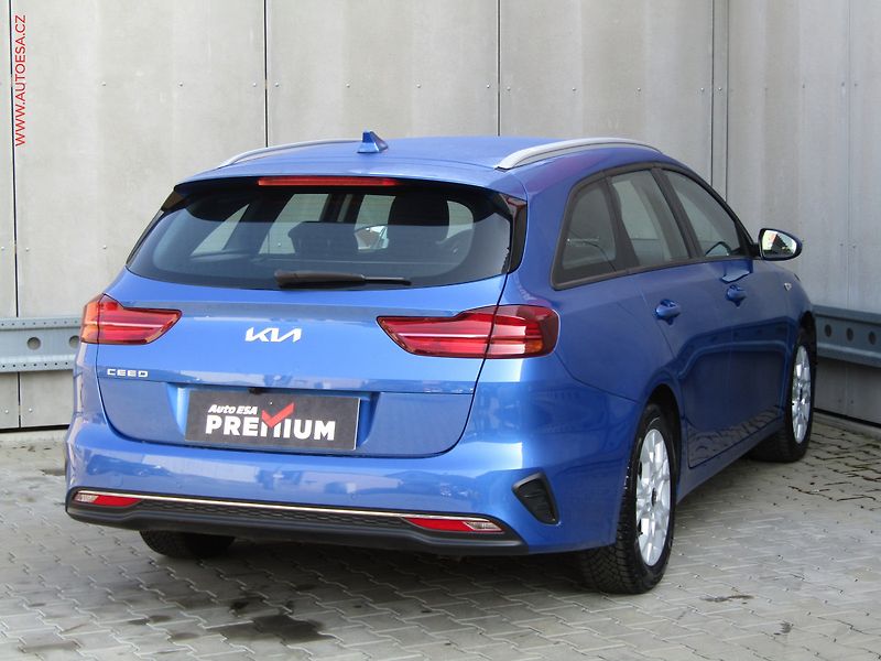 Kia Ceed (2023) 1.5 T-GDi, ČR, AT, navi - fotka 4 z 22